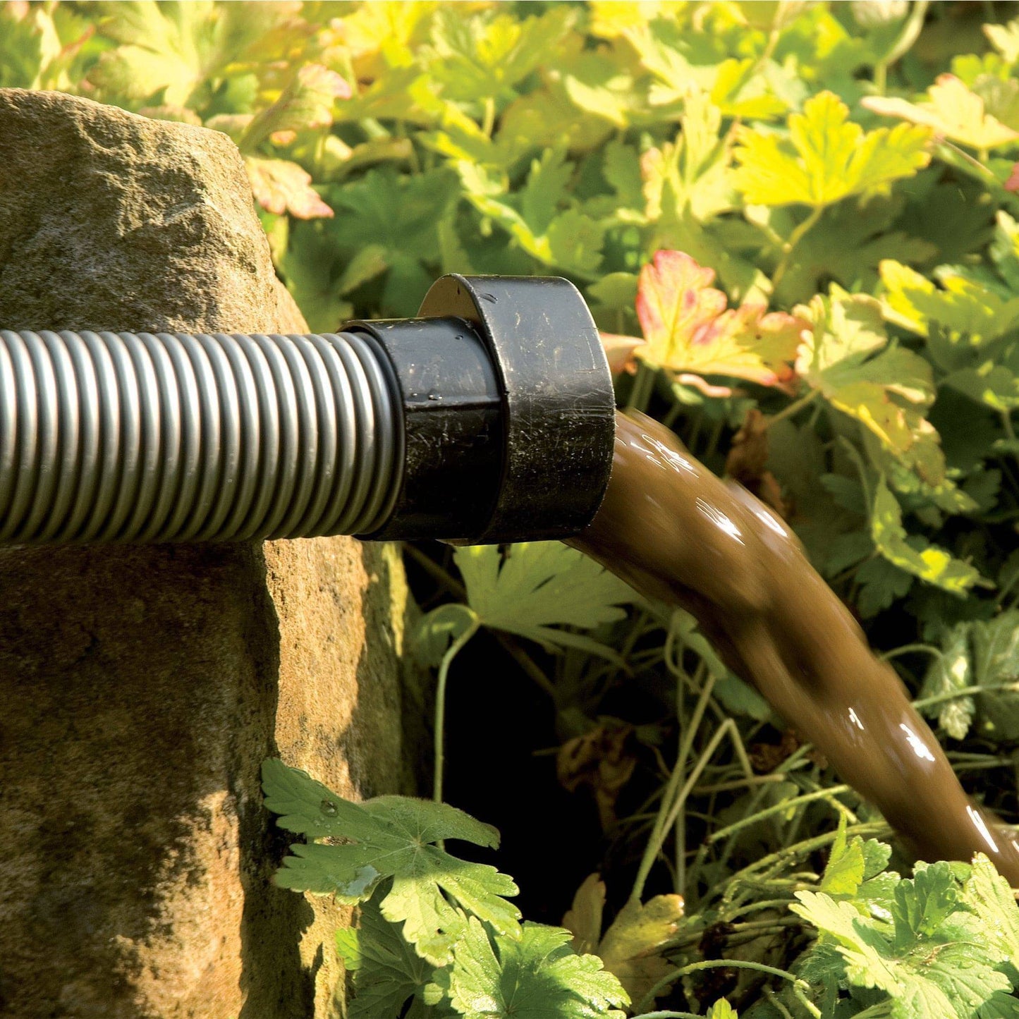 Oase Pondovac 5 dual pump pond vacuum and de-icer for pond cleaning and maintenance, shown in the image.